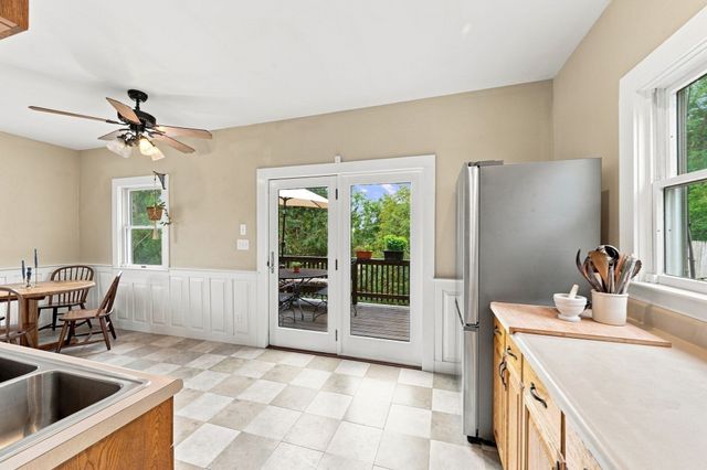 13 Phillips St, Salem, MA 01970