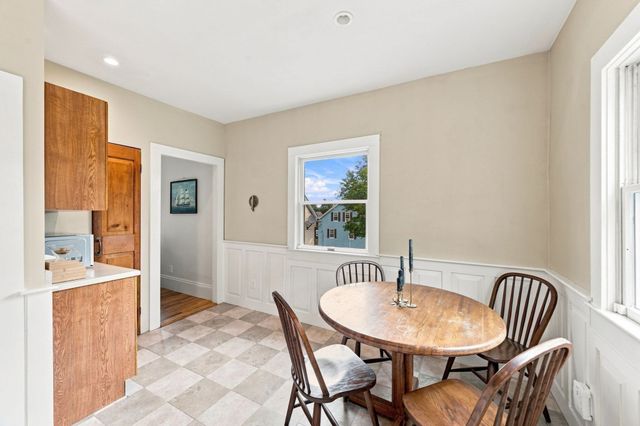 13 Phillips St, Salem, MA 01970