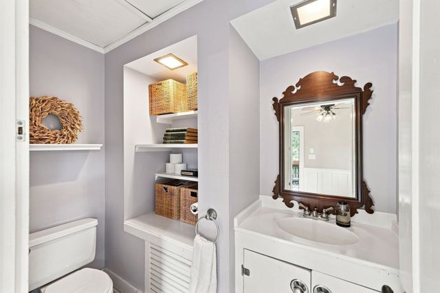 13 Phillips St, Salem, MA 01970