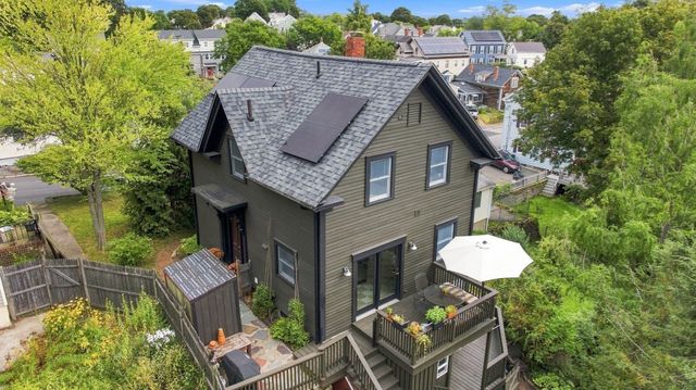 13 Phillips St, Salem, MA 01970