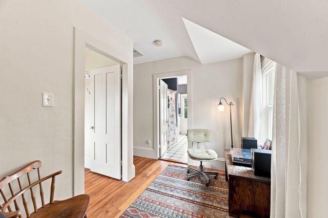 13 Phillips St, Salem, MA 01970