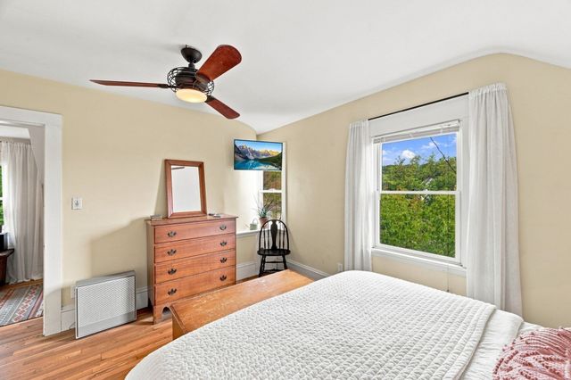 13 Phillips St, Salem, MA 01970