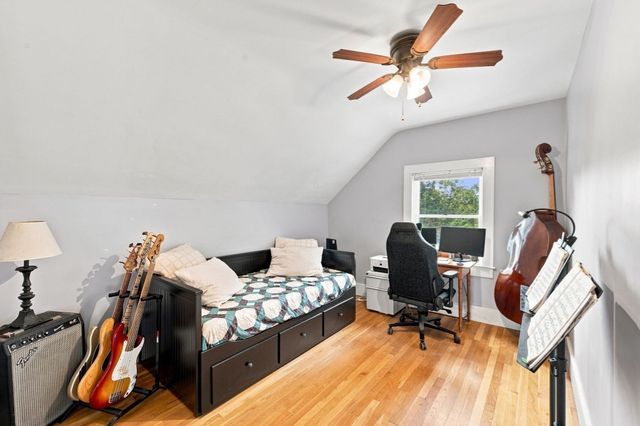 13 Phillips St, Salem, MA 01970