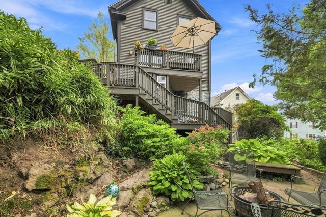 13 Phillips St, Salem, MA 01970