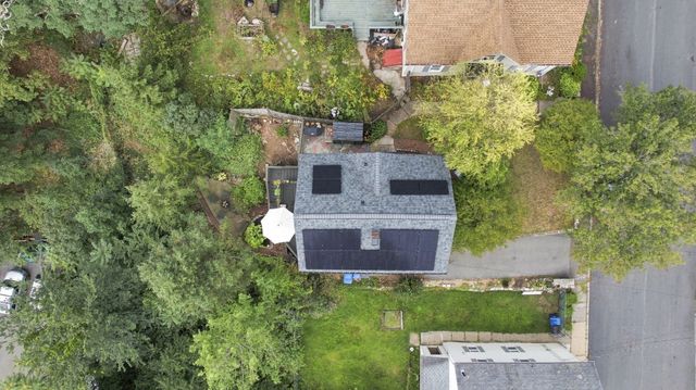 13 Phillips St, Salem, MA 01970