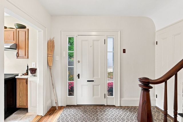 13 Phillips St, Salem, MA 01970