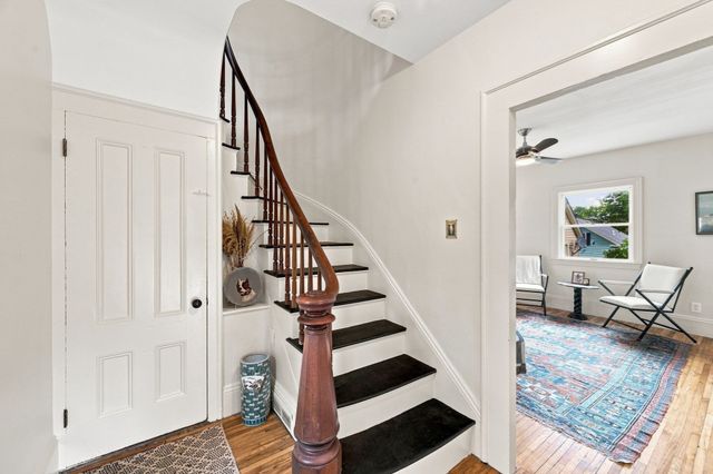 13 Phillips St, Salem, MA 01970
