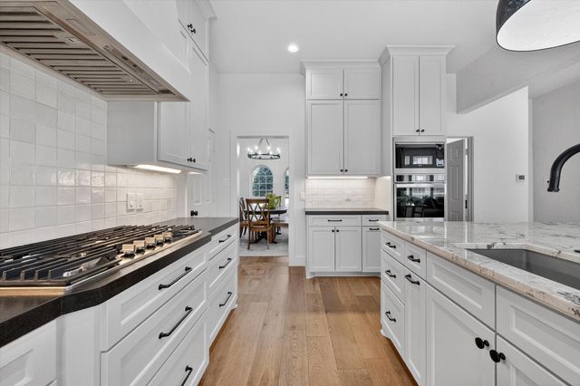 2410 Somerset, Midlothian, TX 76065