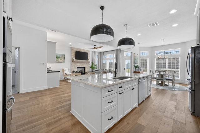 2410 Somerset, Midlothian, TX 76065