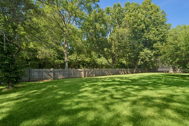 634 Raintree Road, Buffalo Grove, IL 60089