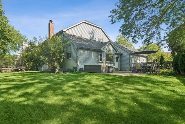 634 Raintree Road, Buffalo Grove, IL 60089