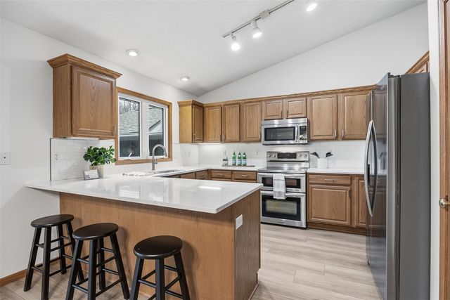 280 E Dovetail Drive, Coralville, IA 52241