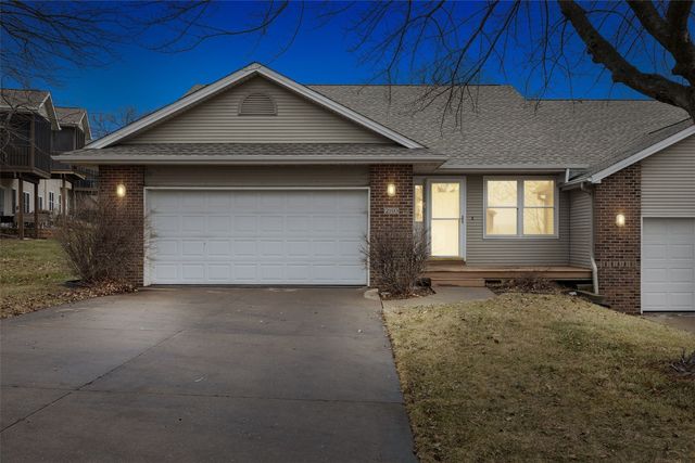 280 E Dovetail Drive, Coralville, IA 52241
