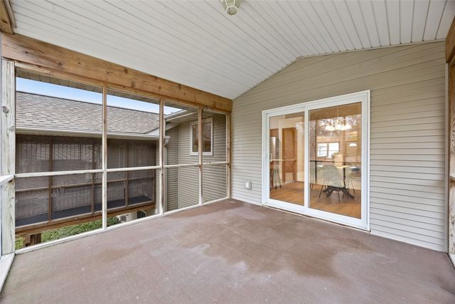 280 E Dovetail Drive, Coralville, IA 52241