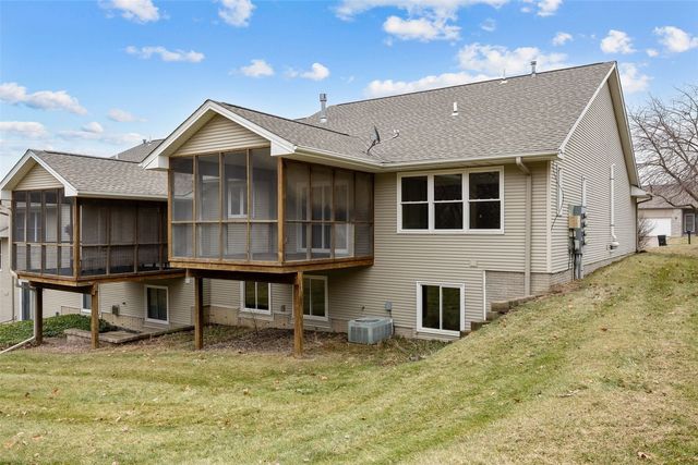 280 E Dovetail Drive, Coralville, IA 52241