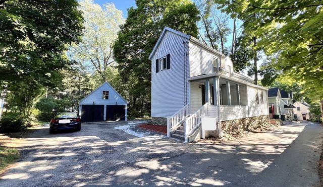 6 Oakland Circle, Wellesley, MA 02481