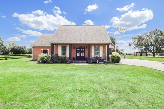 3135 Grand Point Highway, Breaux Bridge, LA 70517
