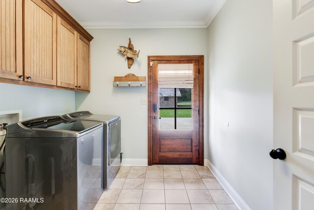 3135 Grand Point Highway, Breaux Bridge, LA 70517