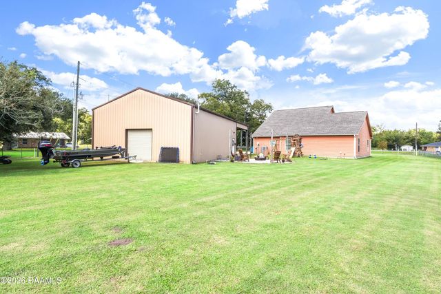 3135 Grand Point Highway, Breaux Bridge, LA 70517