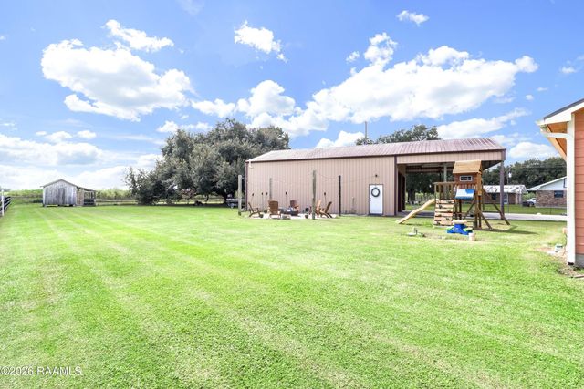 3135 Grand Point Highway, Breaux Bridge, LA 70517