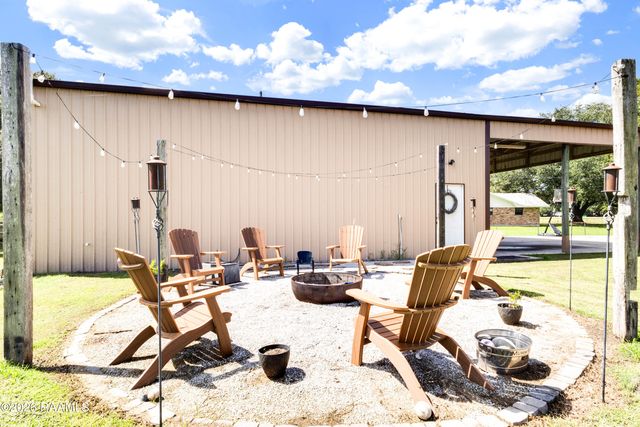 3135 Grand Point Highway, Breaux Bridge, LA 70517