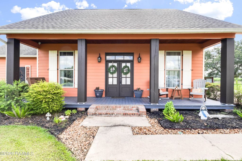 3135 Grand Point Highway, Breaux Bridge, LA 70517