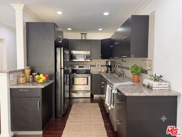 5651 Windsor Way 105, Culver City, CA 90230
