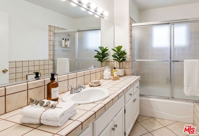 5651 Windsor Way 105, Culver City, CA 90230
