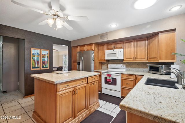 26207 S GLENBURN Drive, Sun Lakes, AZ 85248