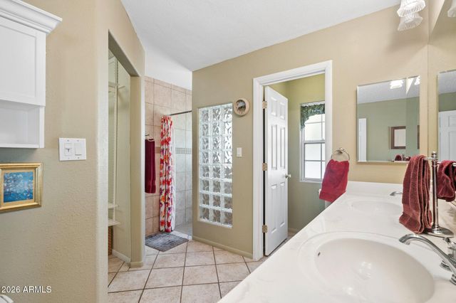 26207 S GLENBURN Drive, Sun Lakes, AZ 85248