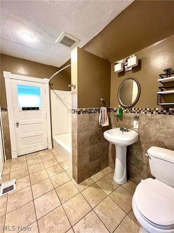 120 Longford Avenue, Elyria, OH 44035