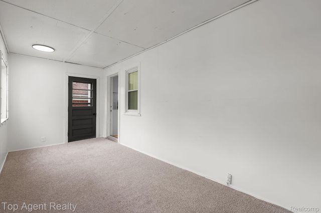 1562 Lafayette Boulevard, Lincoln Park, MI 48146