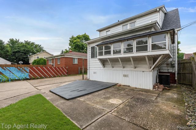 1562 Lafayette Boulevard, Lincoln Park, MI 48146