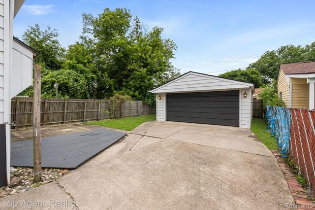 1562 Lafayette Boulevard, Lincoln Park, MI 48146