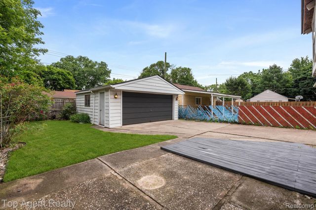 1562 Lafayette Boulevard, Lincoln Park, MI 48146