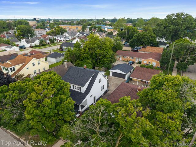 1562 Lafayette Boulevard, Lincoln Park, MI 48146