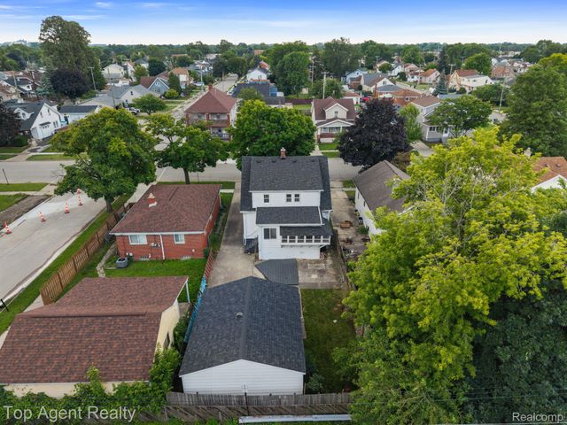 1562 Lafayette Boulevard, Lincoln Park, MI 48146