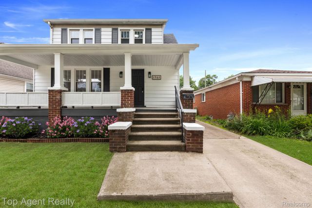 1562 Lafayette Boulevard, Lincoln Park, MI 48146