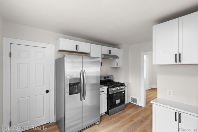 1562 Lafayette Boulevard, Lincoln Park, MI 48146