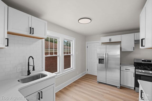 1562 Lafayette Boulevard, Lincoln Park, MI 48146