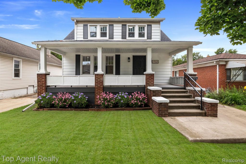 1562 Lafayette Boulevard, Lincoln Park, MI 48146