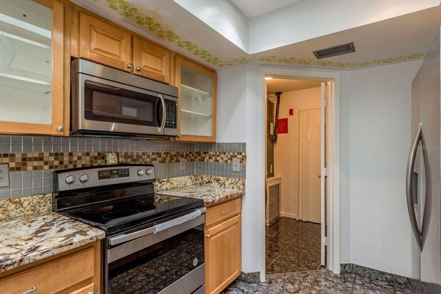 7912 SOARING TRAIL LANE, Tampa, FL 33615