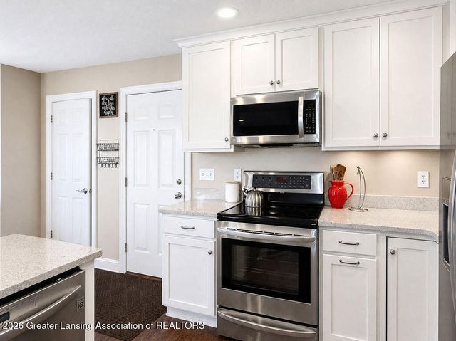 1776 Kahres Road, Holt, MI 48842