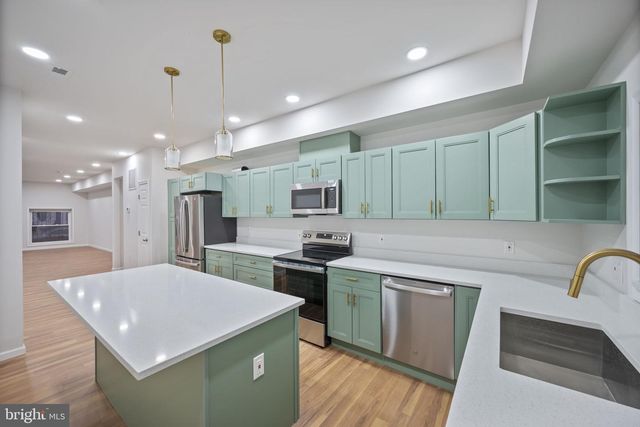 805 N COLLINGTON AVE, Baltimore, MD 21205