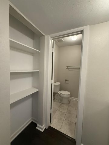 1824 Thonig Road 5, Houston, TX 77055