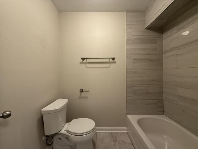 1824 Thonig Road 5, Houston, TX 77055