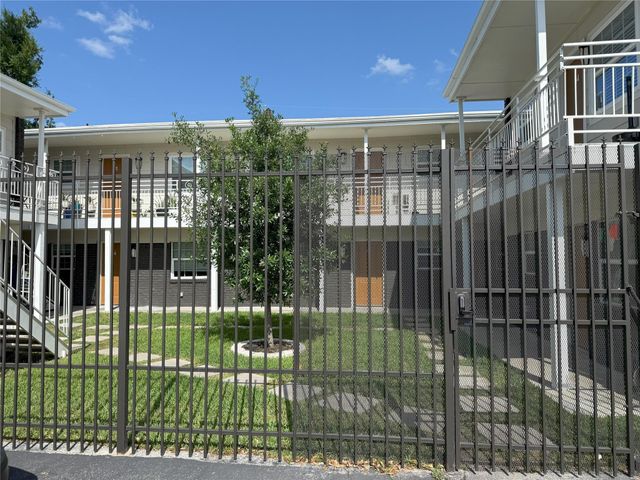 1824 Thonig Road 5, Houston, TX 77055