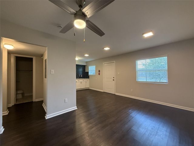 1824 Thonig Road 5, Houston, TX 77055