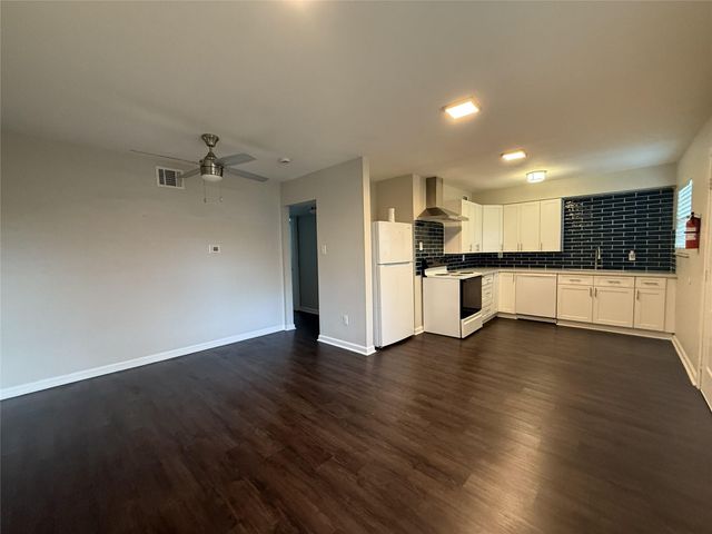 1824 Thonig Road 5, Houston, TX 77055