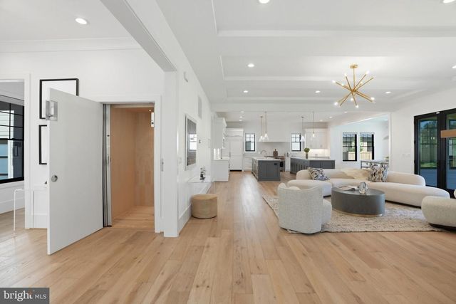 1111 INGLESIDE AVE, Mclean, VA 22101